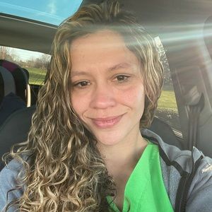 Meet your Posher, Leea